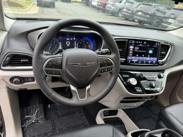 2024 Chrysler Pacifica Touring L 2024 Chrysler Pacifica Touring L