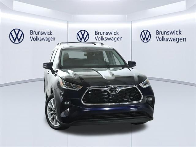 2022 Toyota Highlander Limited for sale in Brunswick, OH