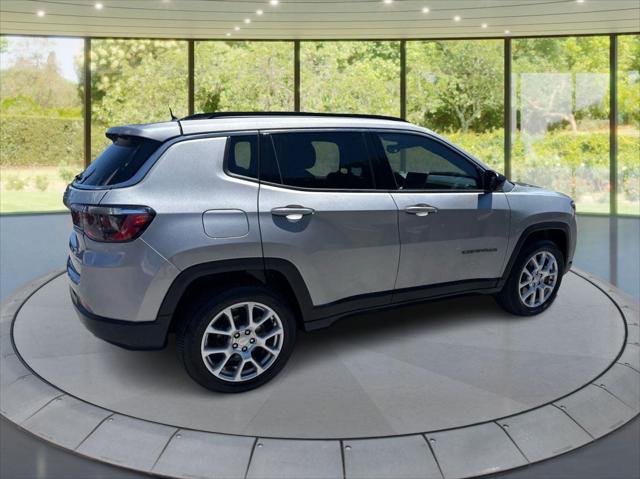 2024 Jeep Compass Latitude Lux FWD 2024 Jeep Compass Latitude Lux FWD