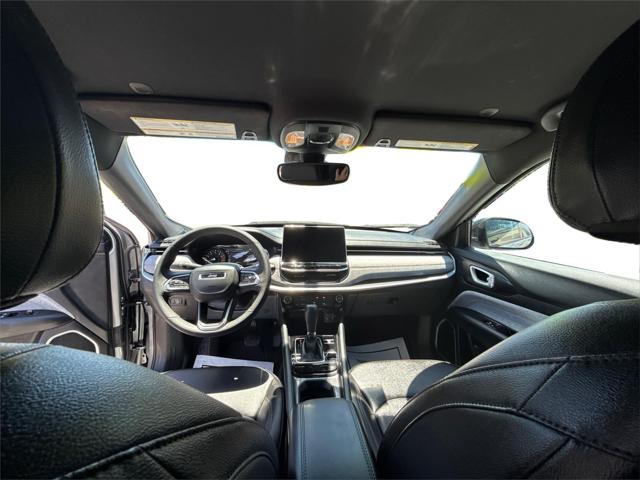 2024 Jeep Compass Latitude Lux FWD