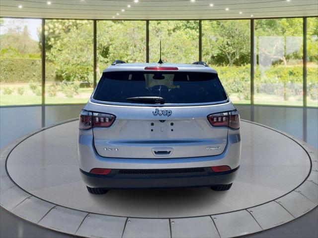 2024 Jeep Compass Latitude Lux FWD