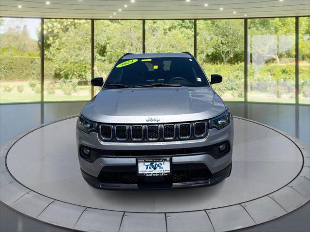 2024 Jeep Compass Latitude Lux FWD