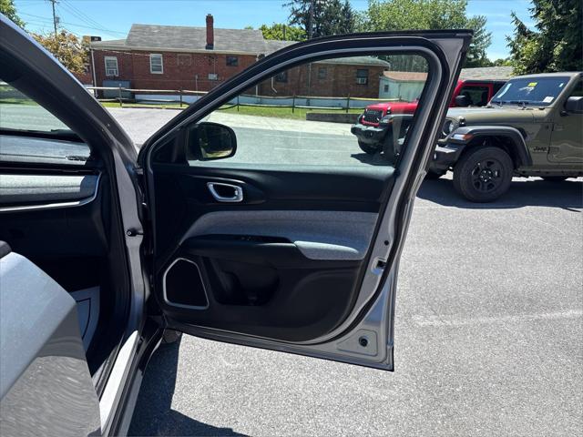 2024 Jeep Compass Latitude Lux FWD