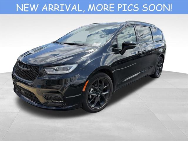2023 Chrysler Pacifica Touring L for sale near Celina, OH