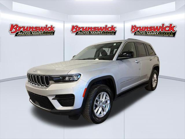 2023 Jeep Grand Cherokee Laredo 4x4 for sale in Brunswick, OH