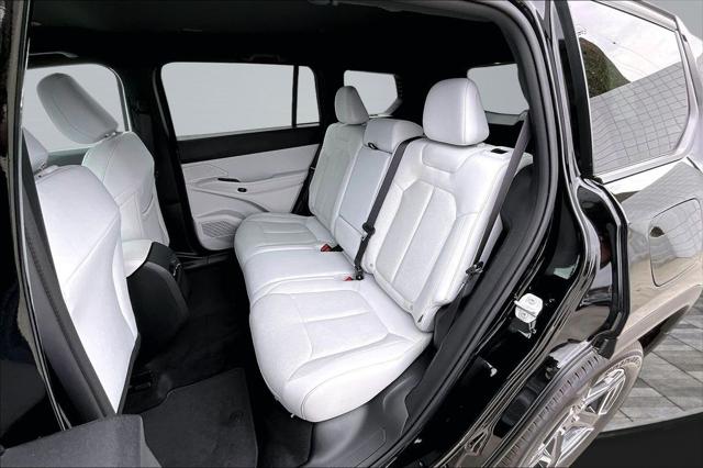 2026 Jeep Cherokee Laredo 4x4