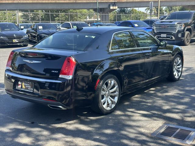 2017 Chrysler 300 Limited