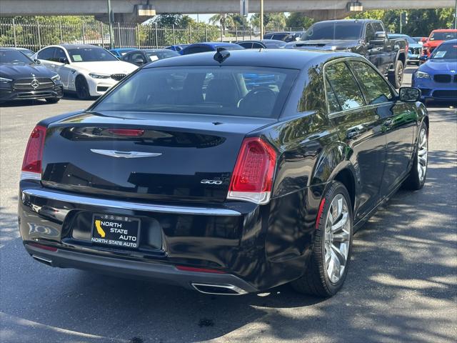 2017 Chrysler 300 Limited