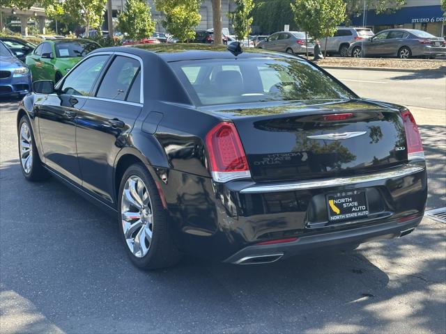 2017 Chrysler 300 Limited