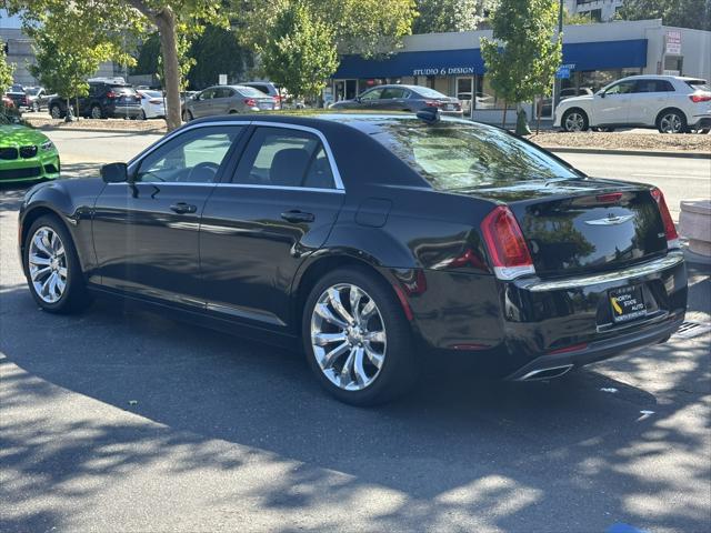 2017 Chrysler 300 Limited