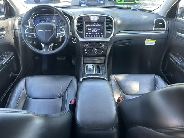 2017 Chrysler 300 Limited