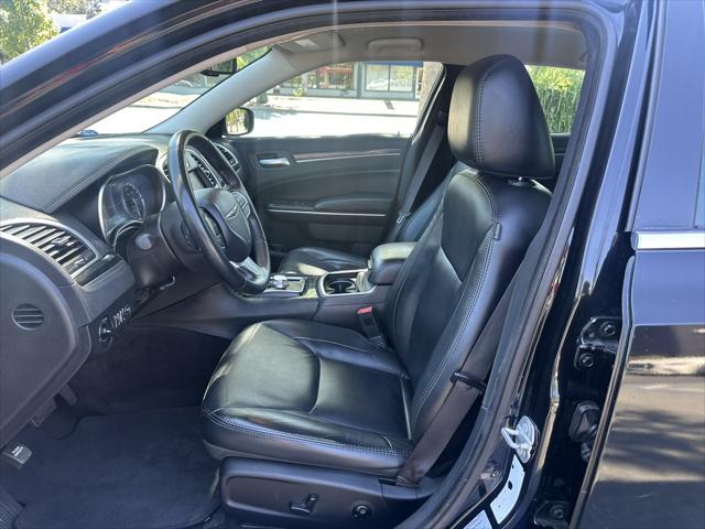 2017 Chrysler 300 Limited