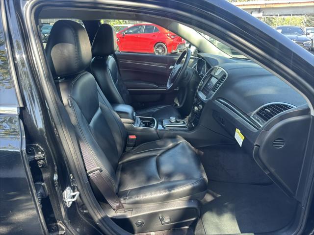 2017 Chrysler 300 Limited