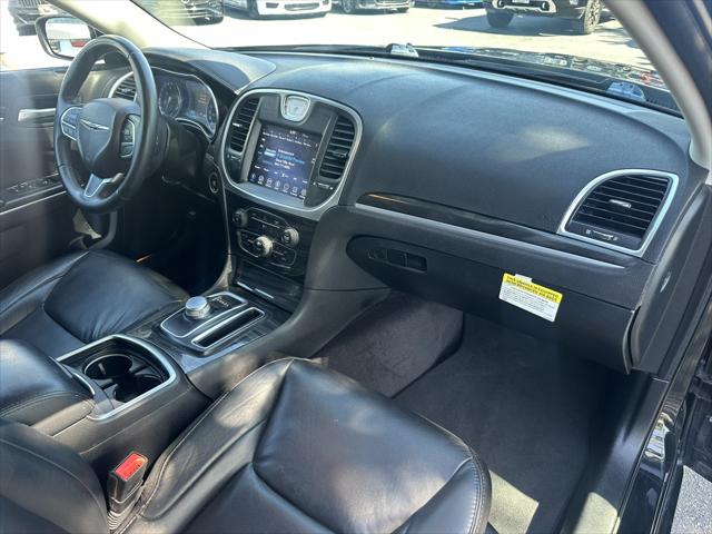2017 Chrysler 300 Limited