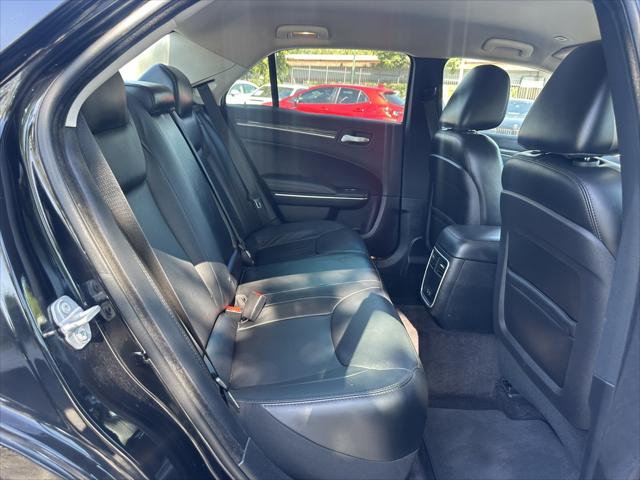 2017 Chrysler 300 Limited