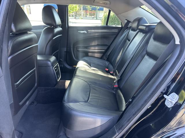 2017 Chrysler 300 Limited