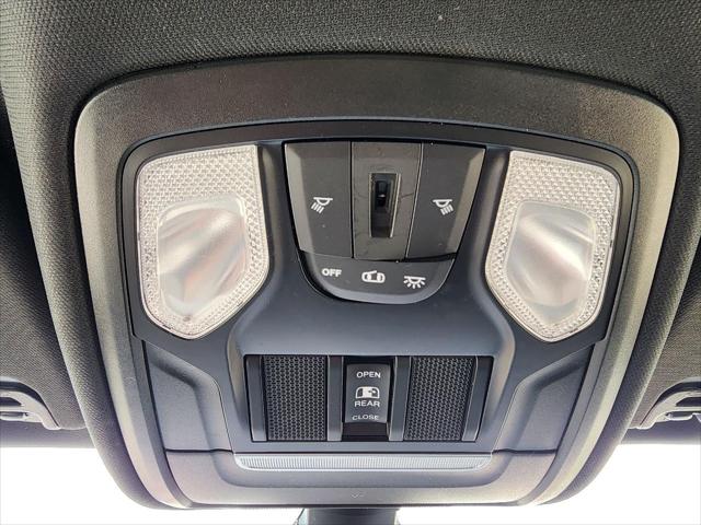 2021 Ram 1500 Big Horn Crew Cab 4x4 5'7" Box