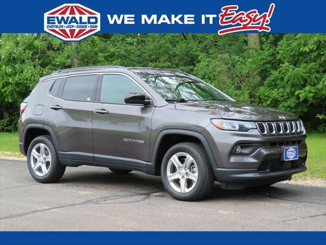 2023 Jeep Compass Latitude 4x4 for sale in Oconomowoc, WI