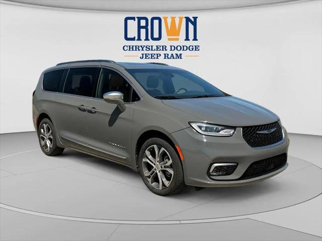 2022 Chrysler Pacifica Pinnacle AWD for sale in Washington, PA