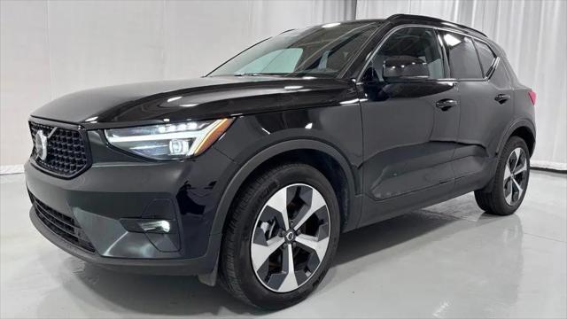 2026 Volvo XC40 Plus, B5 AWD Gas (mild hybrid), Dark for sale in Willoughby, OH
