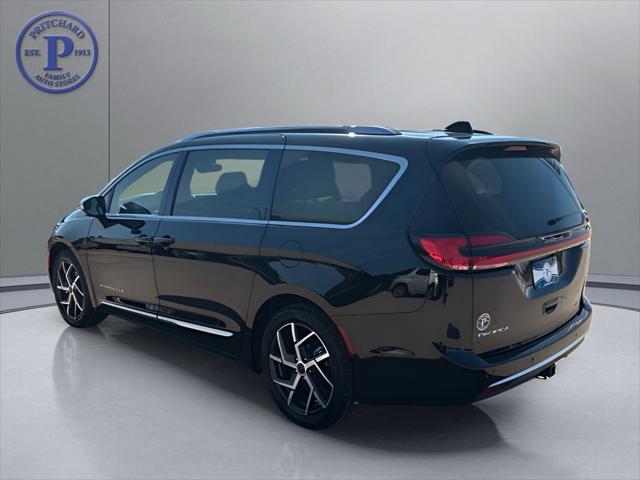 2027 Chrysler Pacifica Pinnacle