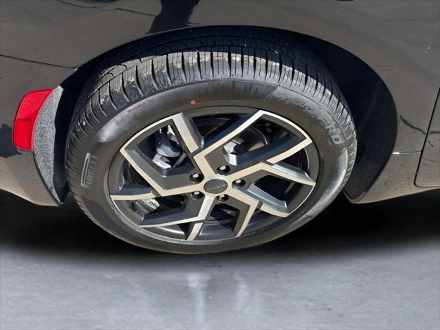 2027 Chrysler Pacifica Pinnacle