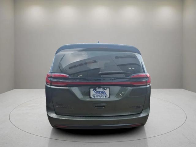 2027 Chrysler Pacifica Limited