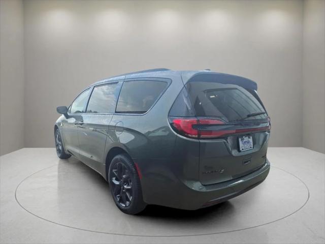 2027 Chrysler Pacifica Limited