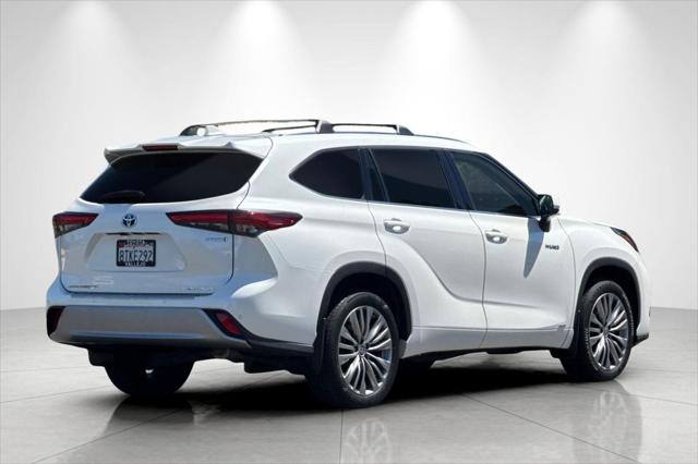 2020 Toyota Highlander Hybrid Platinum
