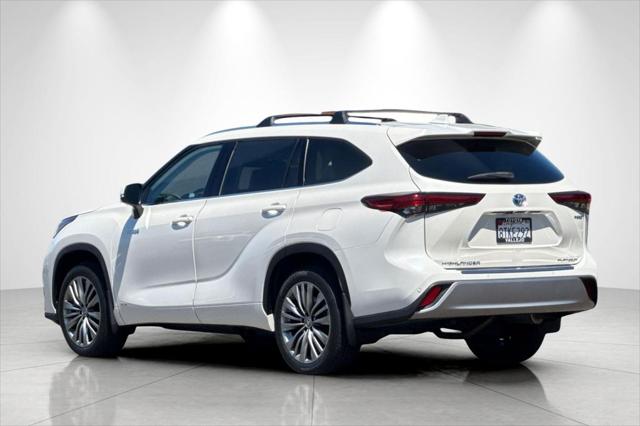 2020 Toyota Highlander Hybrid Platinum