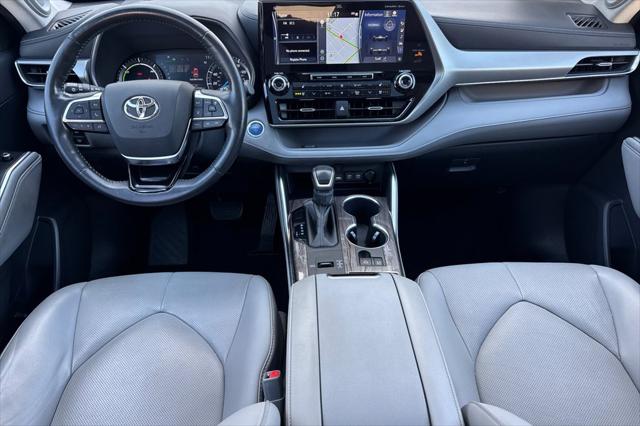 2020 Toyota Highlander Hybrid Platinum