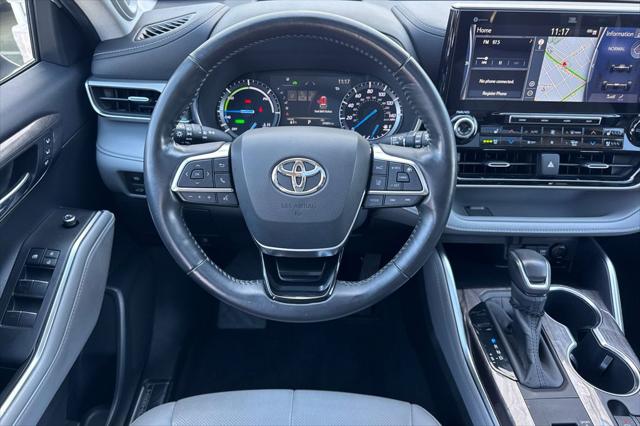 2020 Toyota Highlander Hybrid Platinum