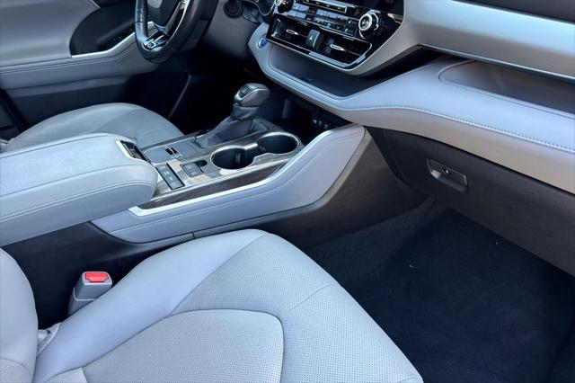 2020 Toyota Highlander Hybrid Platinum