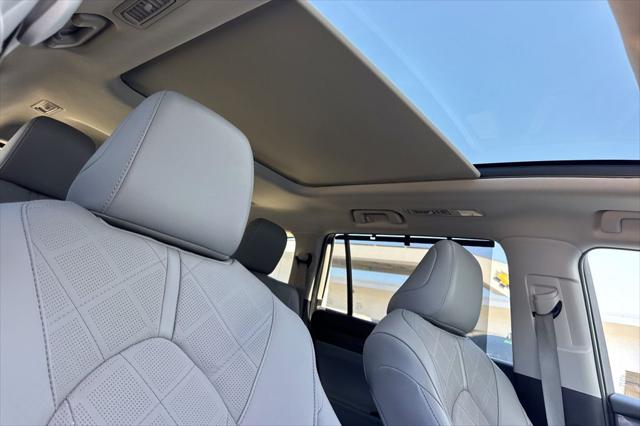 2020 Toyota Highlander Hybrid Platinum