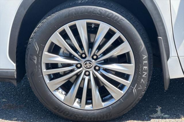 2020 Toyota Highlander Hybrid Platinum