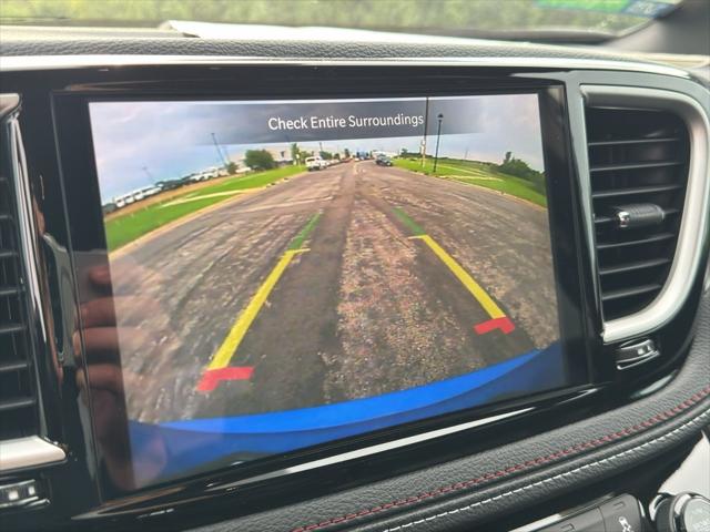 2027 Chrysler Pacifica Select