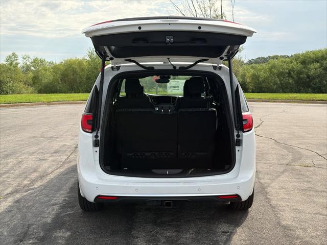 2027 Chrysler Pacifica Pinnacle