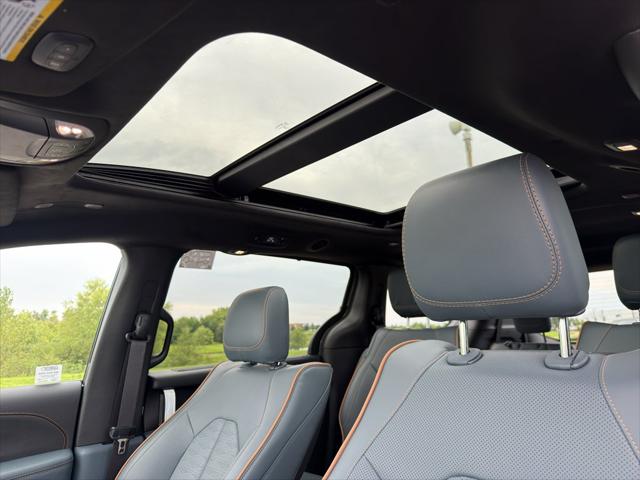 2027 Chrysler Pacifica Pinnacle