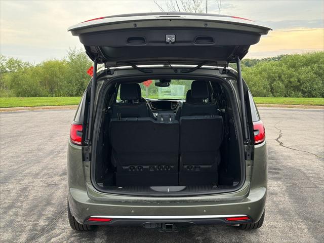 2027 Chrysler Pacifica Pinnacle