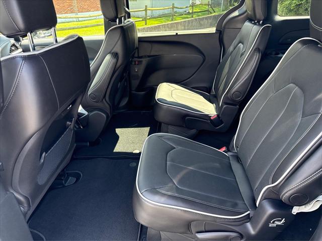 2027 Chrysler Pacifica Limited