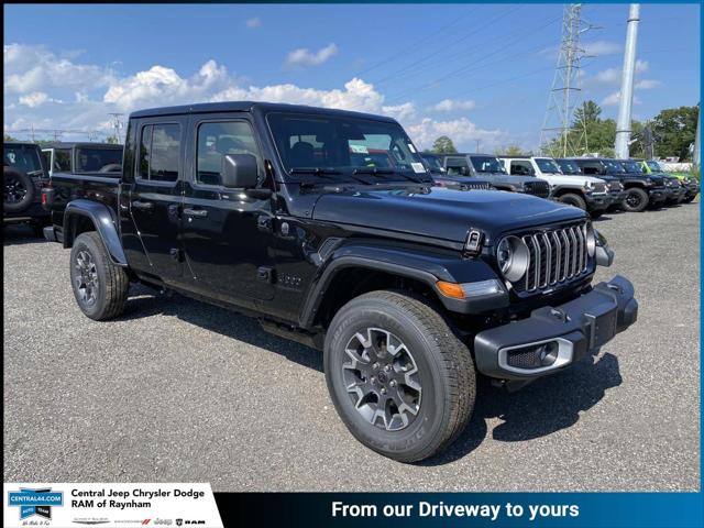 2026 Jeep Gladiator GLADIATOR SAHARA 4X4