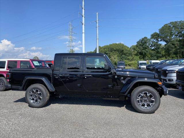 2026 Jeep Gladiator GLADIATOR SAHARA 4X4