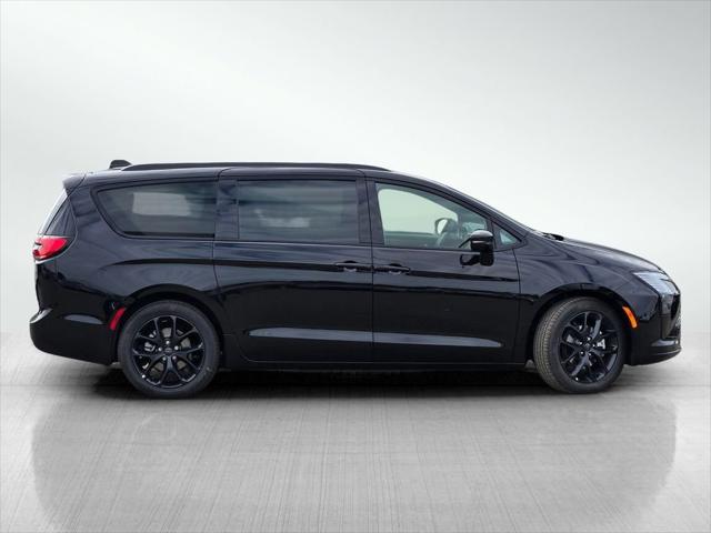 2027 Chrysler Pacifica PACIFICA LIMITED