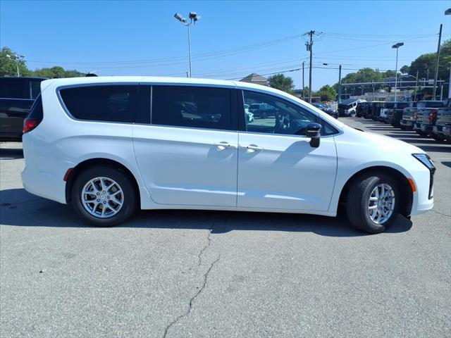 2027 Chrysler Pacifica PACIFICA SELECT