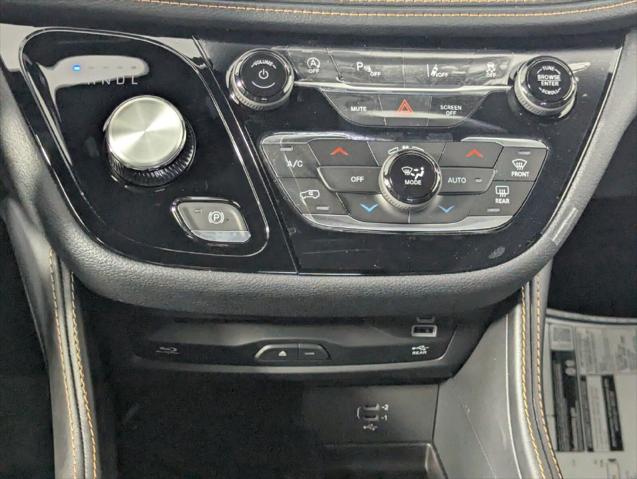 2027 Chrysler Pacifica Pinnacle AWD