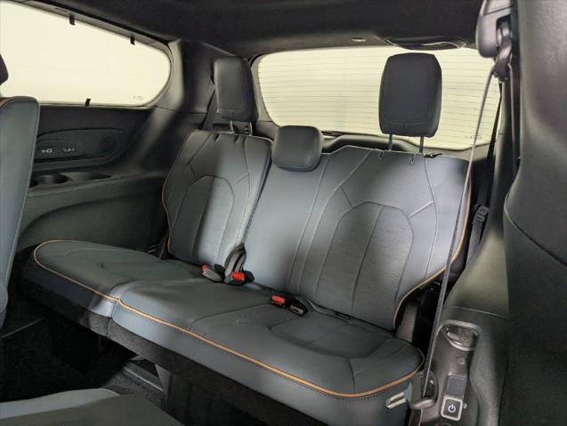 2027 Chrysler Pacifica Pinnacle AWD