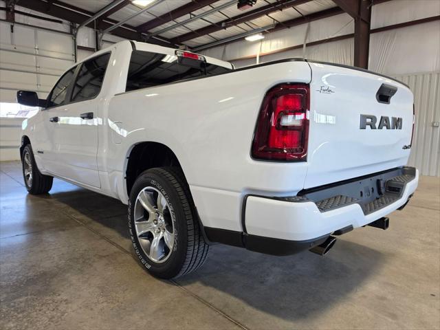 2026 RAM 1500 RAM 1500 EXPRESS CREW CAB 4X4 57 BOX