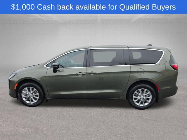 2027 Chrysler Pacifica Select