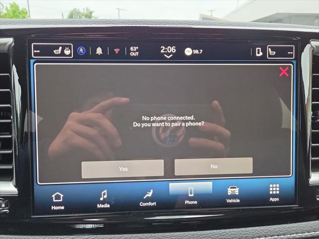 2027 Chrysler Pacifica Select