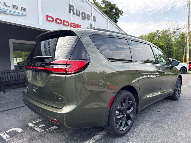 2027 Chrysler Pacifica PACIFICA LIMITED AWD